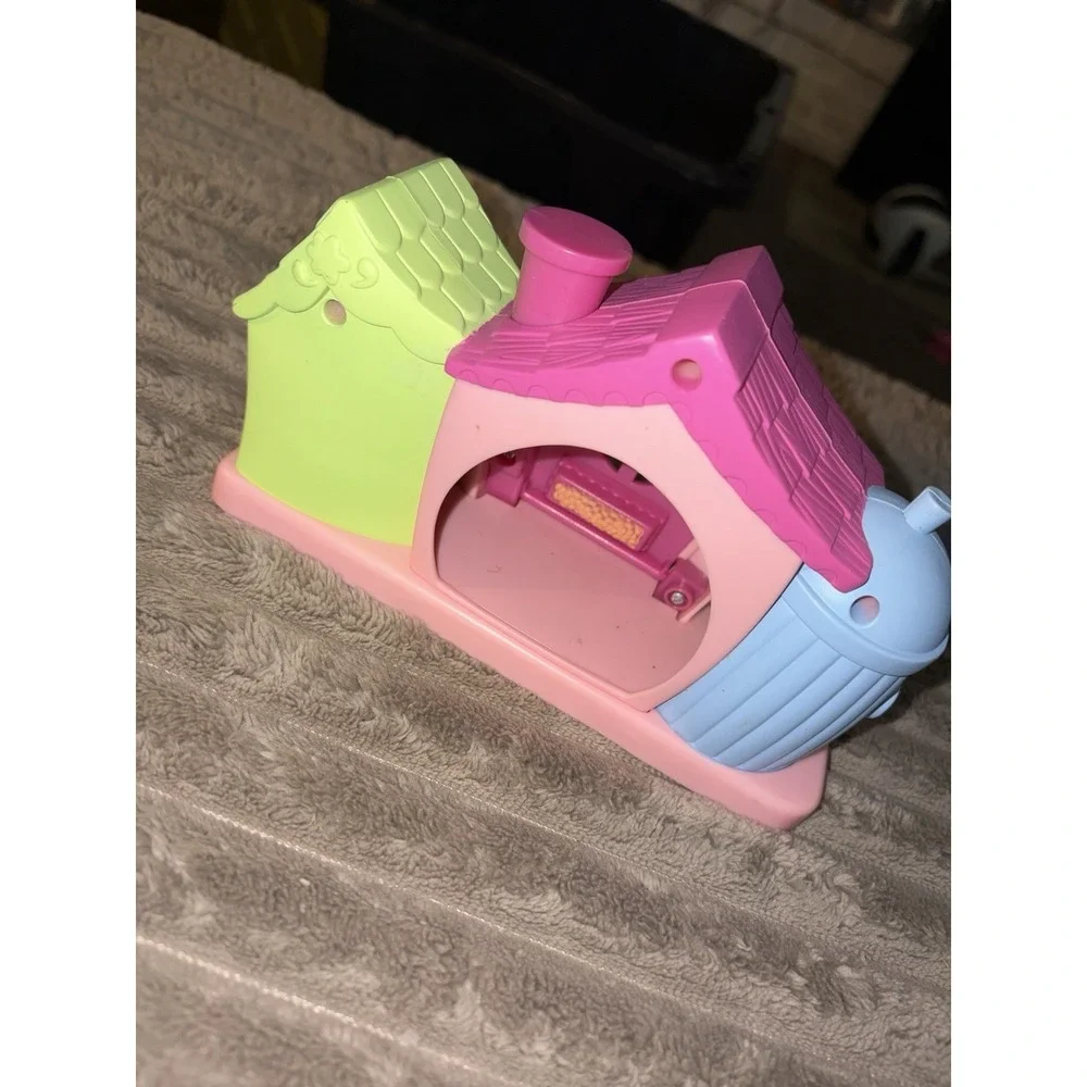 Littlest Pet Shop Playful Puppies House Only No Pets 2004